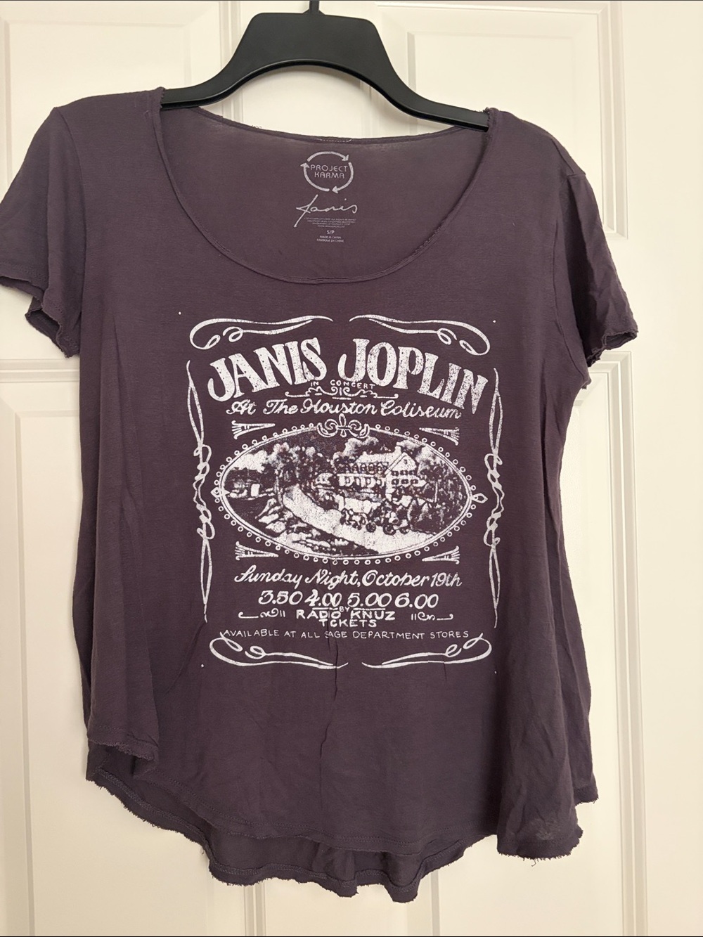 Janis Joplin Graphic Scoop-Neck Feminine Band Tee - Purple Gray